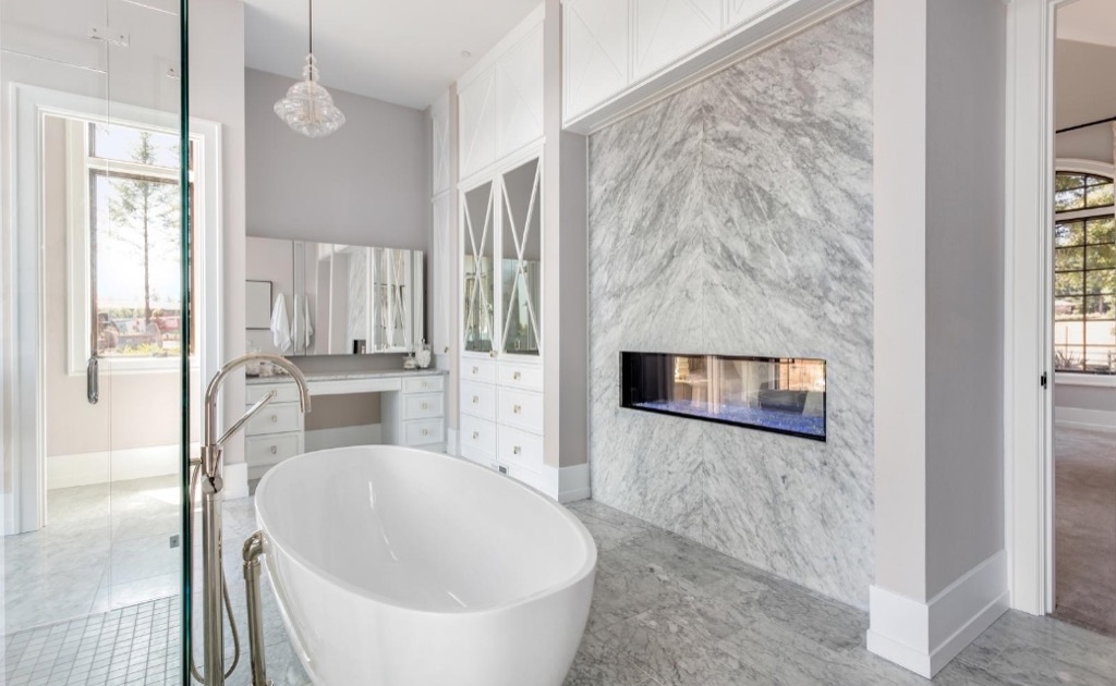 Professional bathroom tile installation in Phoenix by Aguilar Tile And Stone – custom showers, bathtubs, and counters for your remodel.
