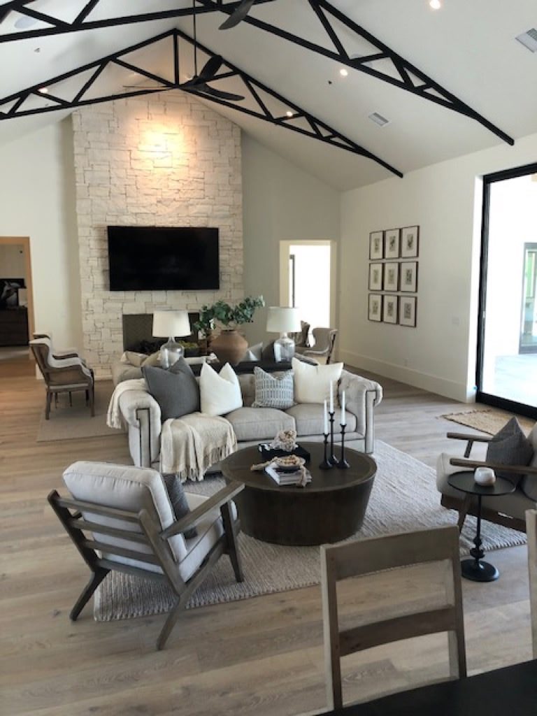 Arizona’s trusted tile and stone experts transform living areas with high-quality remodels for dining rooms, living rooms, and entertainment spaces.