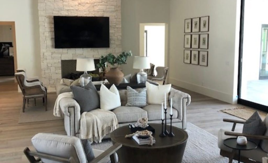 Arizona’s trusted tile and stone experts transform living areas with high-quality remodels for dining rooms, living rooms, and entertainment spaces.